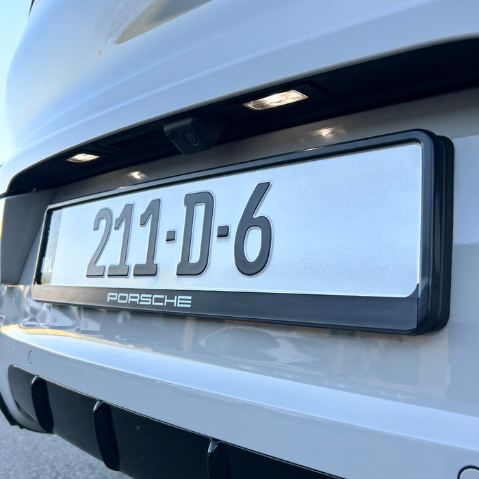 The Difference Between Pressed & Acrylic Number Plates?